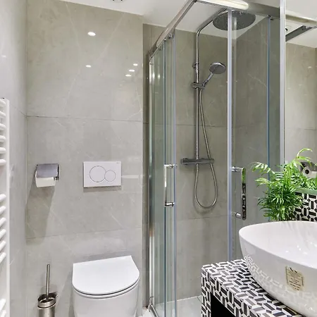 Center Of By Prestige Paris